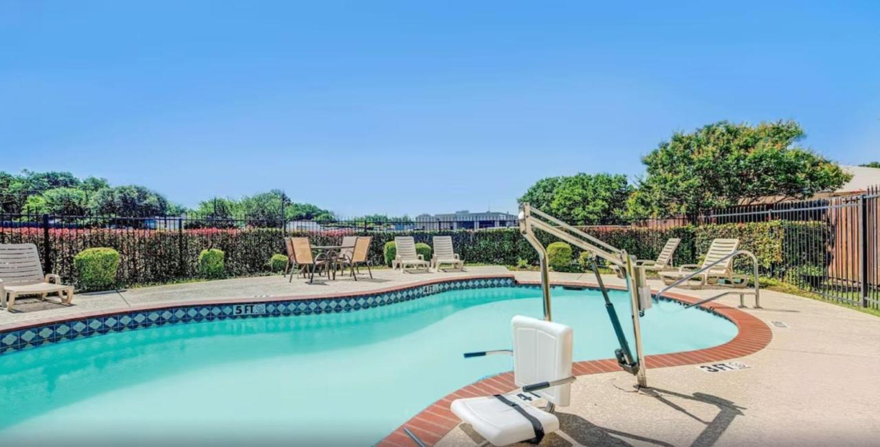 Super 8 By Wyndham Mckinney/Plano Area Ngoại thất bức ảnh